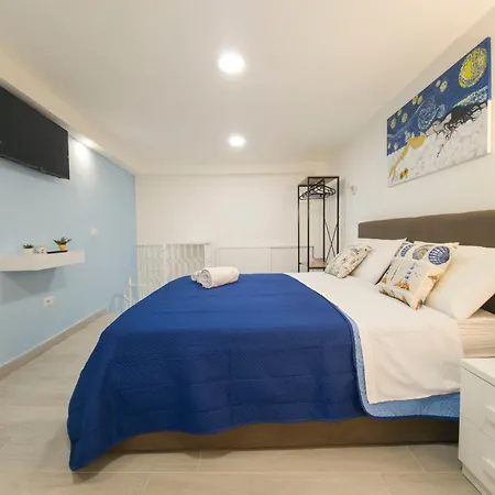 Partenope Dorata Apartment *